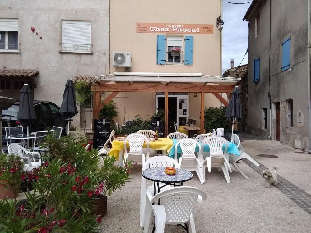 L'Auberge Chez Pascal Property Grounds