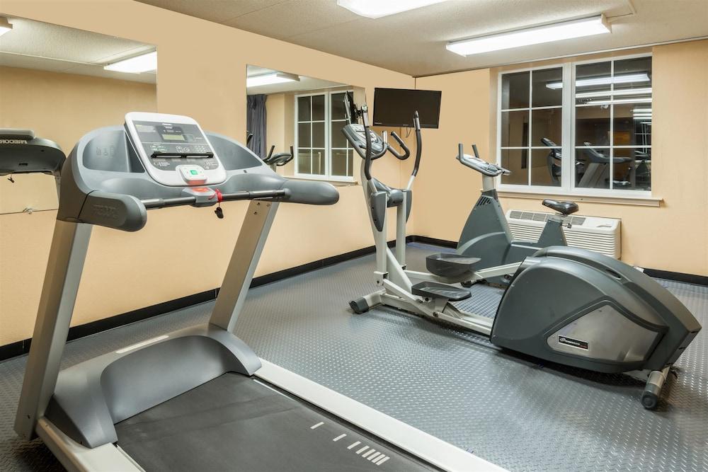 دايز إن باي ويندام بوتستاون صالة الألعاب الرياضية