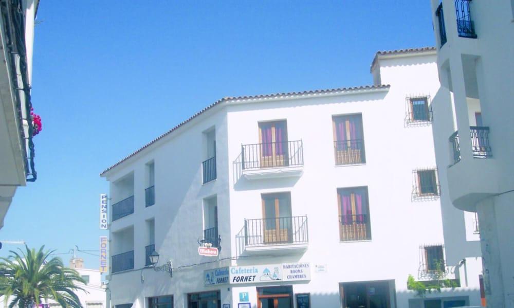 Hostal Fornet Exterior