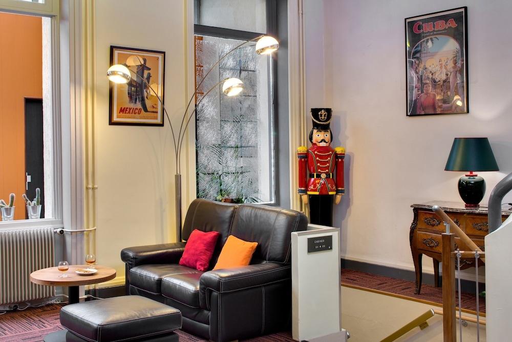 لوجي أوتل دو ميدي - سان إتين سود الردهة