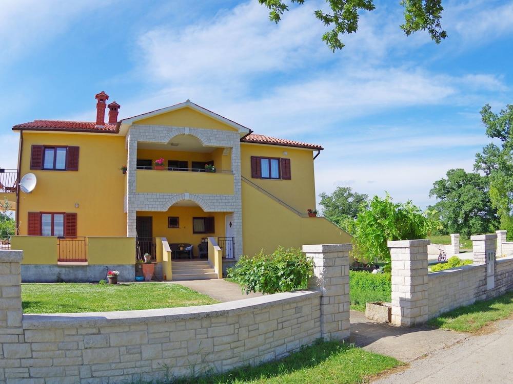 Luxurious Apartment in a Quiet Location of Barban Istria