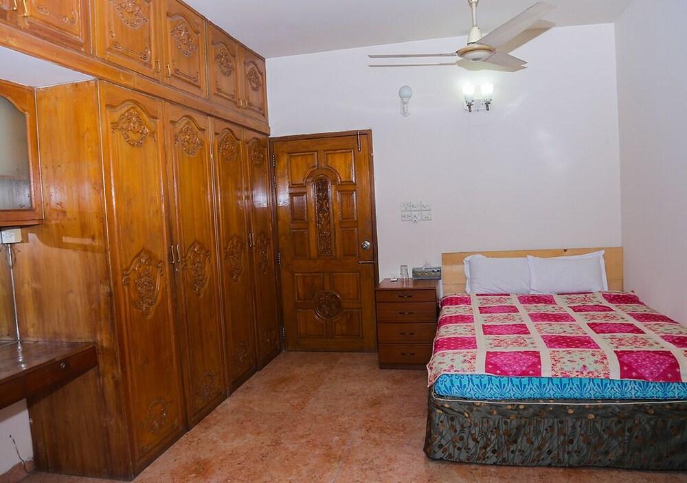 Maya Service Apt Room
