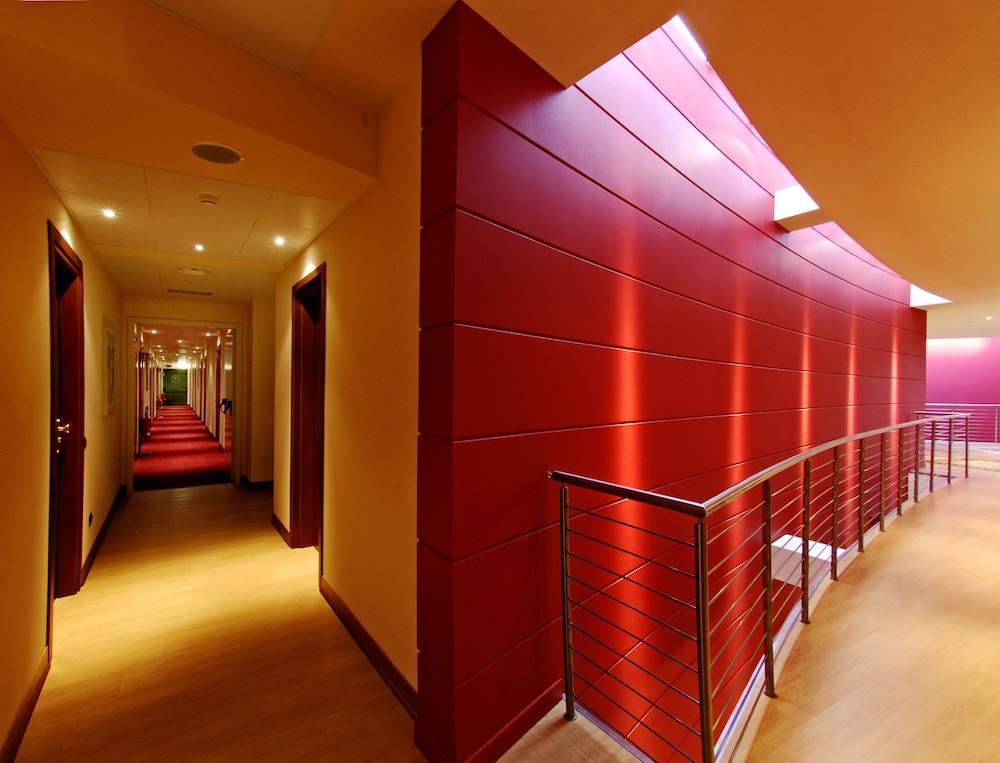 لونا هوتل موتل لاجو ماجوري أرونا تفاصيل الفندق من الداخل