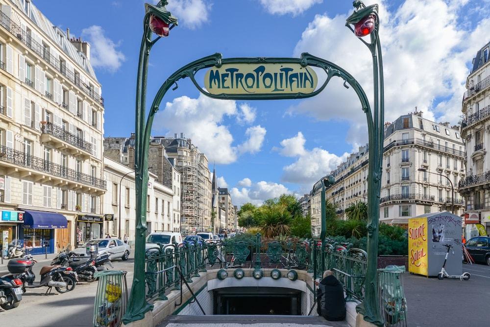 سويت إن أبارتمنتس - جاليريز لافاييت سان لازار المنطقة المحيطة بالمنشأة