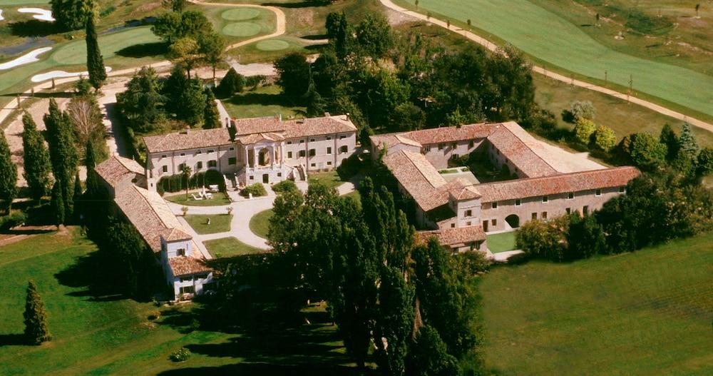 ريلايس كورت باراديسو