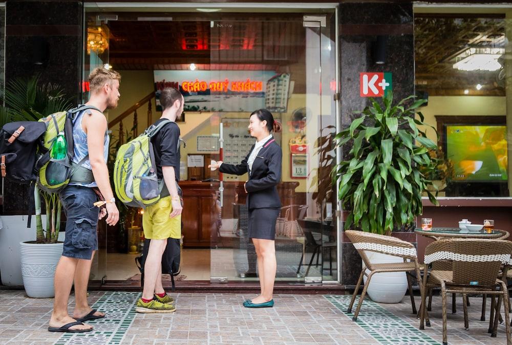 تان كونغ 2 هوتل منطقة الانتظار في الردهة