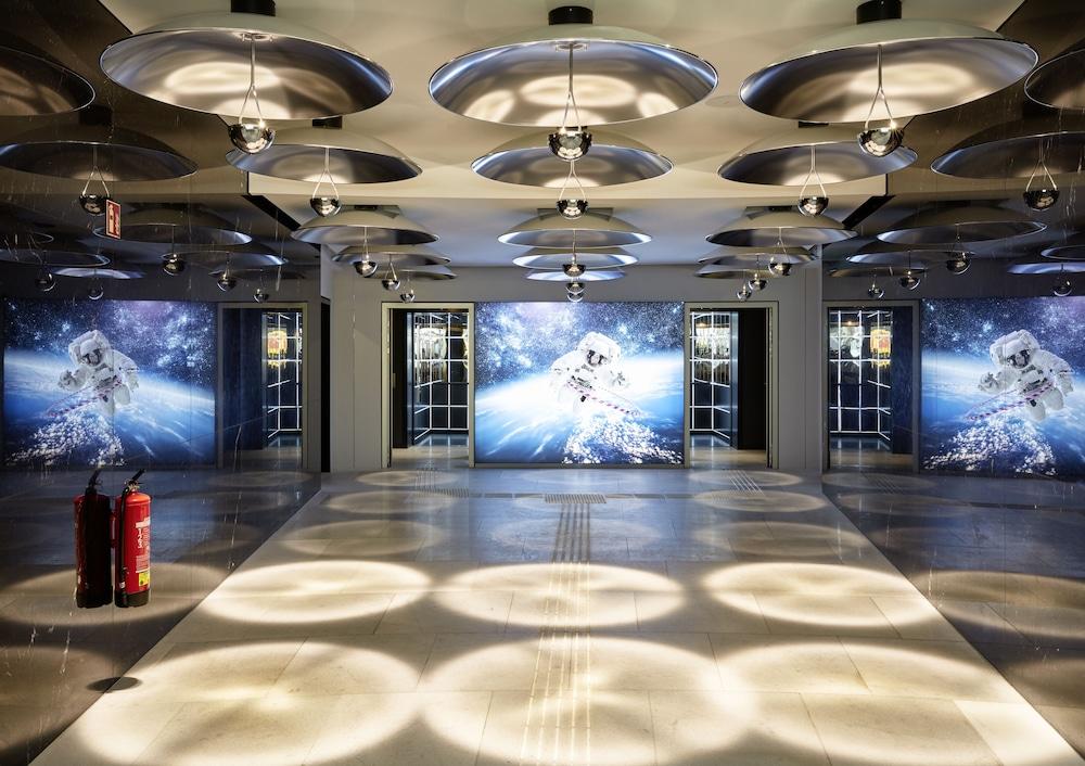 25 آورز هوتل ذا سيركل الردهة