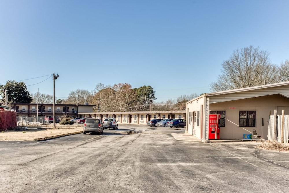 OYO Hotel Bald Knob near Searcy AR Exterior