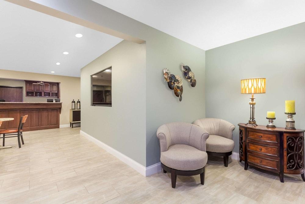 سوبر 8 باي ويندام أوينسبورو الردهة