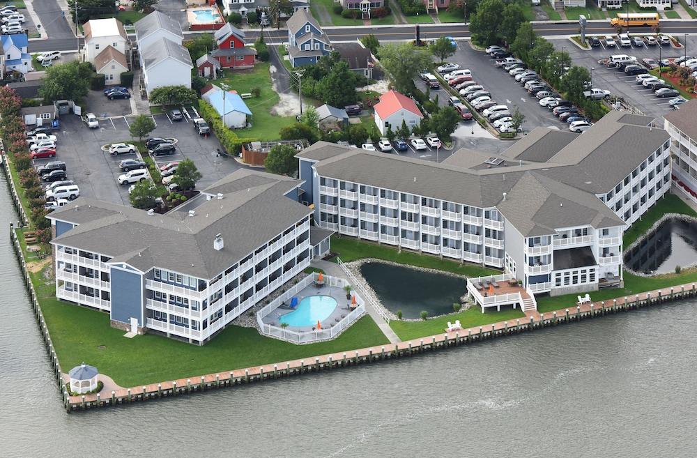 كمفرت سويتس تشينكوتيج أيلاند بايفرونت ريزورت منظر من الجو