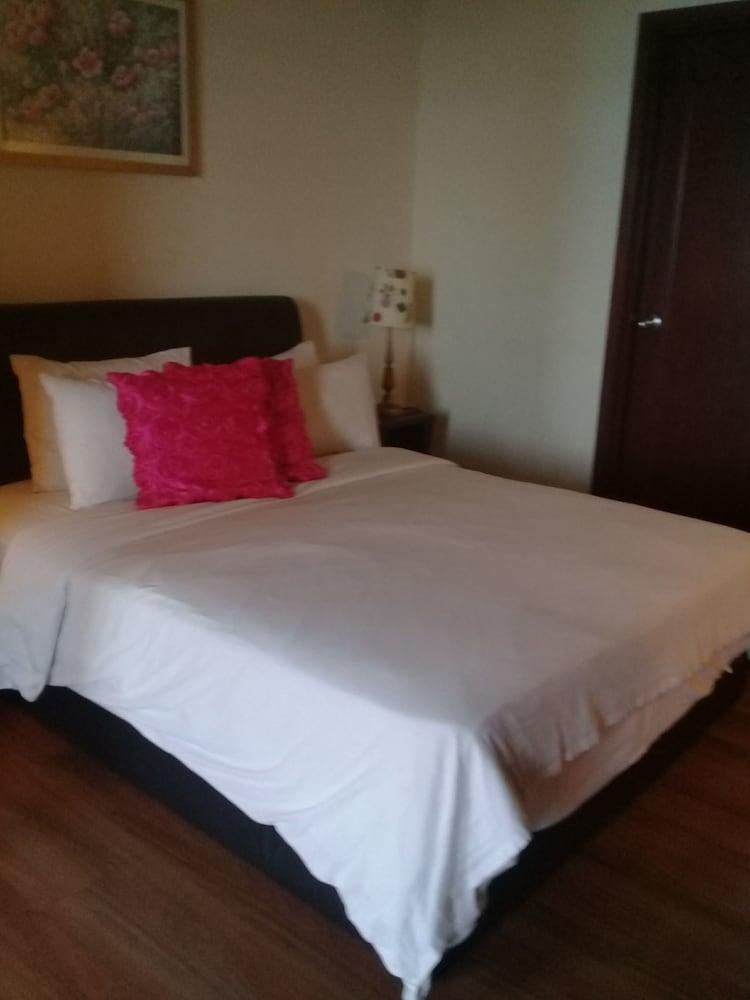 ألفا سيرفيس سويتس آت تايمز سكوير كوالالمبور أخرى