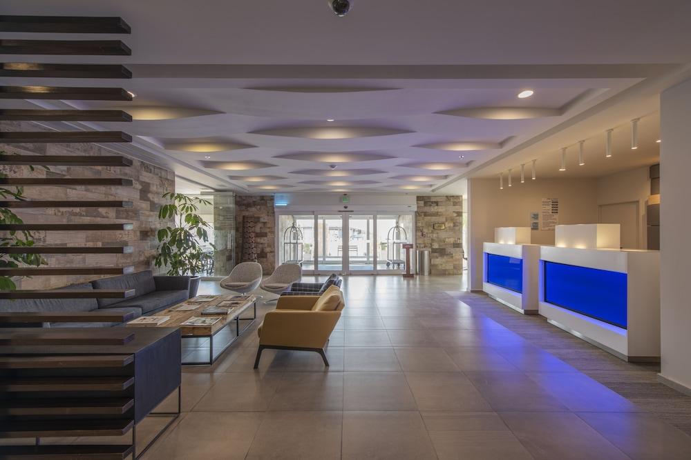 هوليداي إن إكسبرس آني  ويتسس تسيلاي اي باي آيتش جي المنطقة الخارجية