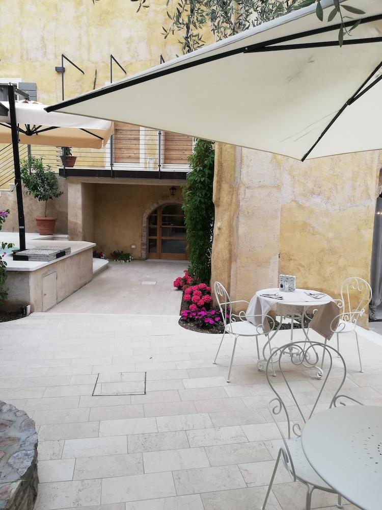 بي آند بي رت ألما سبا آند لاكشري هوم تفاصيل الفندق من الخارج