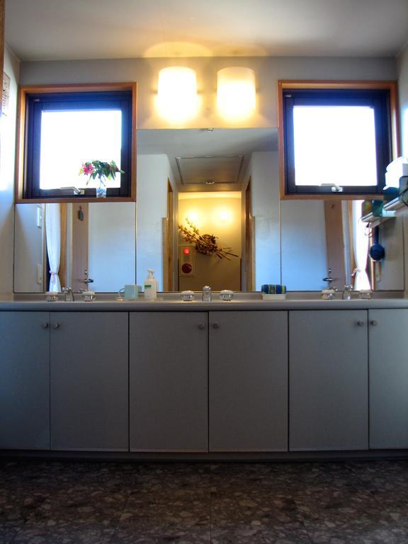 بي آند بي بنزيون هادوكاتي مورا أخرى