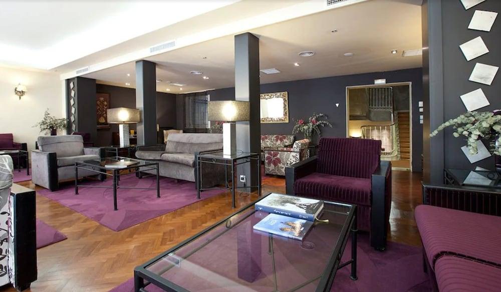 هوتل موديرنو بويرتا ديل سول منطقة الجلوس في الردهة