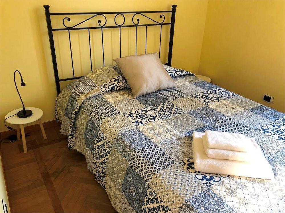 Logicasa Elegance in Como Centre Room