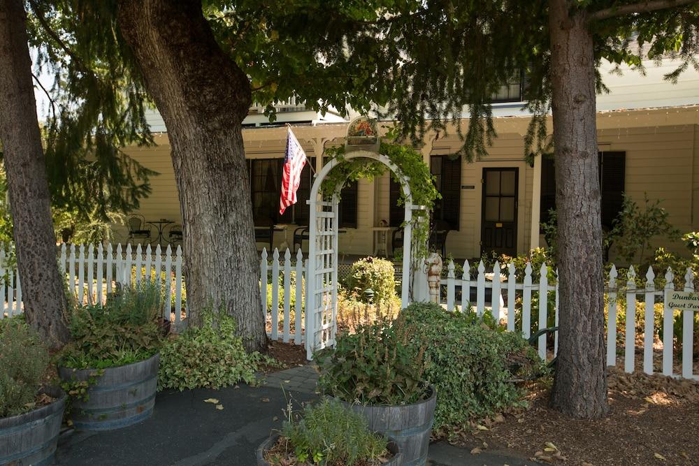 Dunbar House Inn and Event Property Interior Entrance