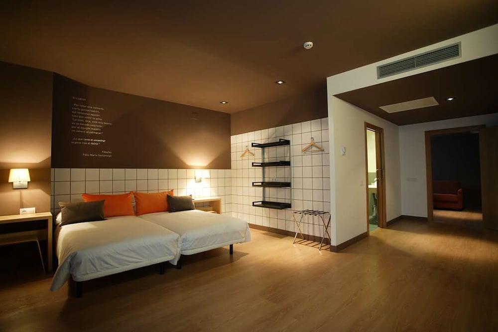 إي إل إي هوتلاندجو أراسور