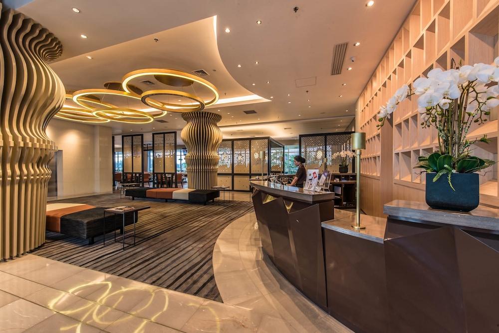 Enso Hotel Reception