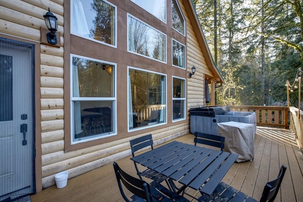 Mt Baker Lodging Cabin 2- Sleeps 8 Room