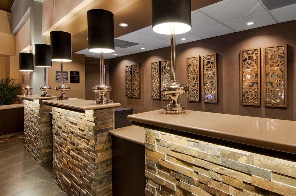 كوبلاند تاور سويتس، آن أسيند هوتل كوليكشن ميمبر الردهة