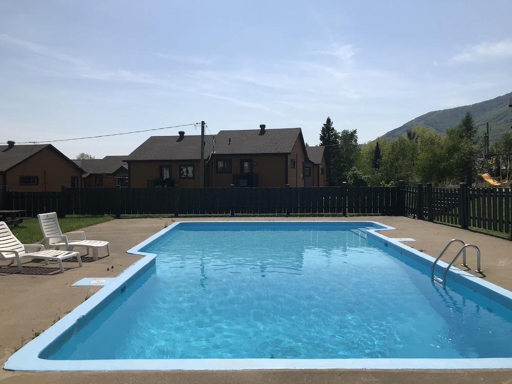 Complexe Les Neiges Sports Facility
