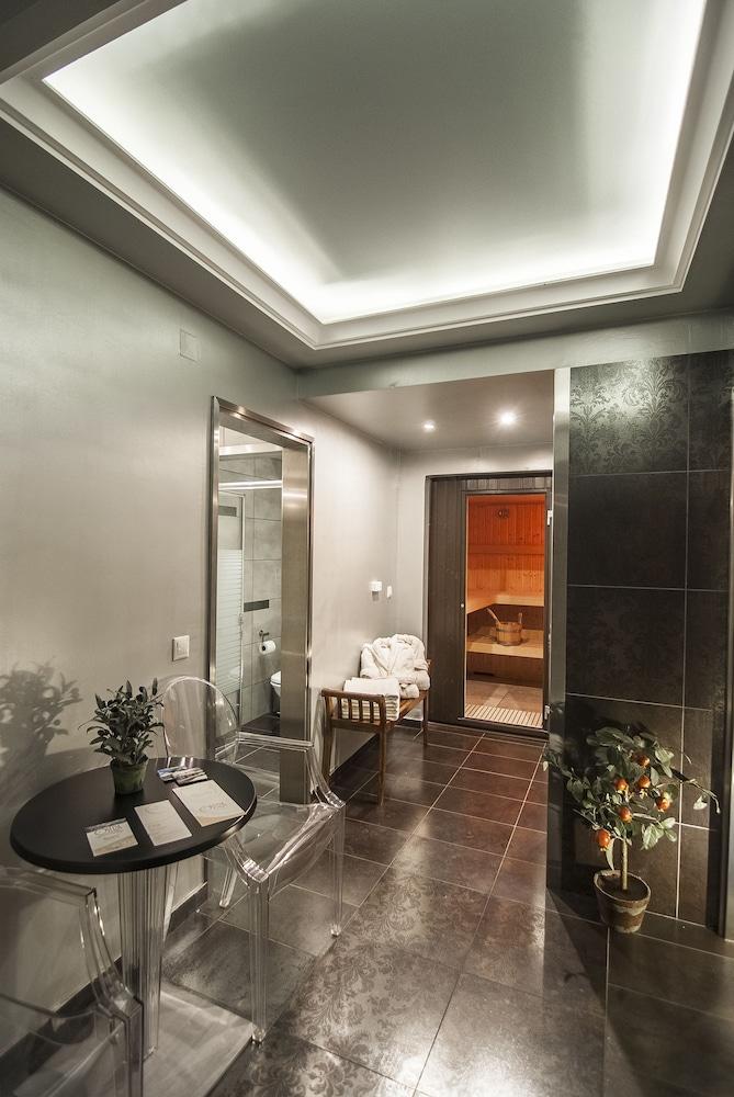 أوسترا مينالون لاكشري سويتس تفاصيل الفندق من الداخل