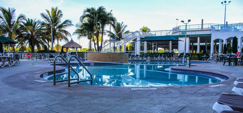 The Resort on Cocoa Beach Outdoor Pool