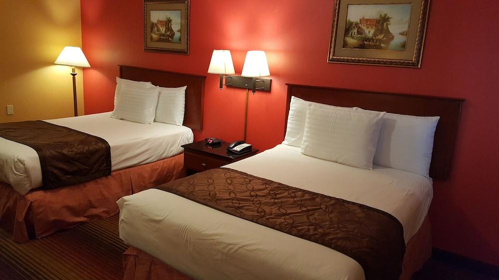 أميريكاز بيست فاليو إن سميث تاون لونج أيلاند غرفة