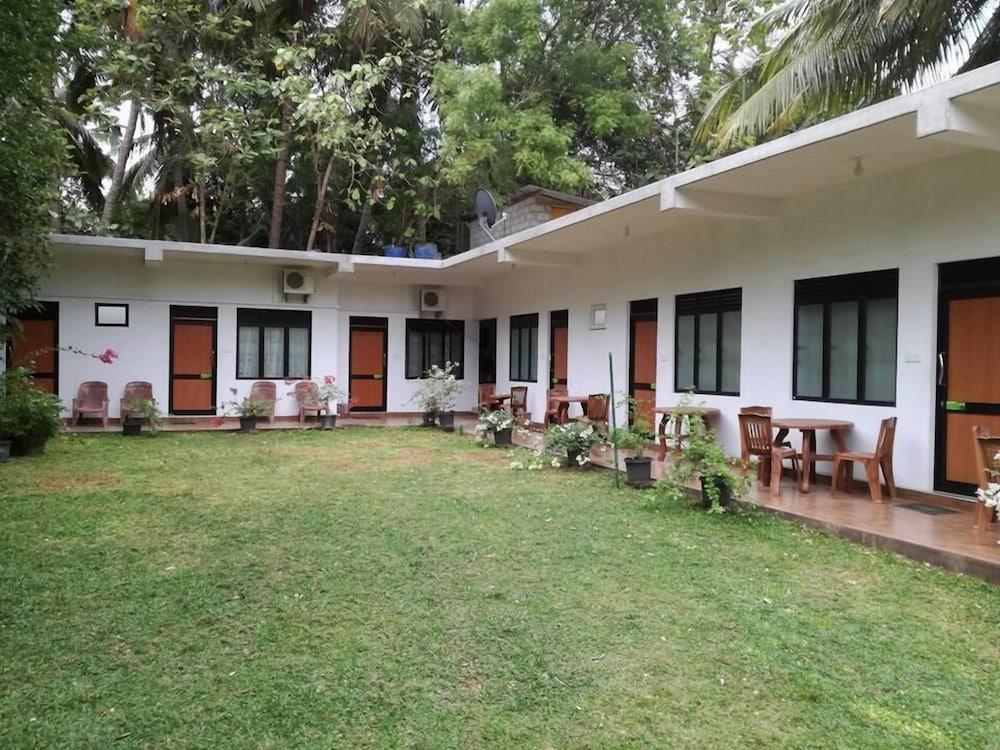 ذا جرين جيست هاوس