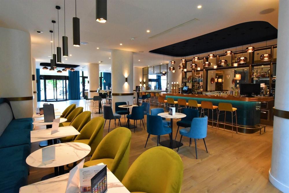 جولدن تيوليب أيكس لو بين