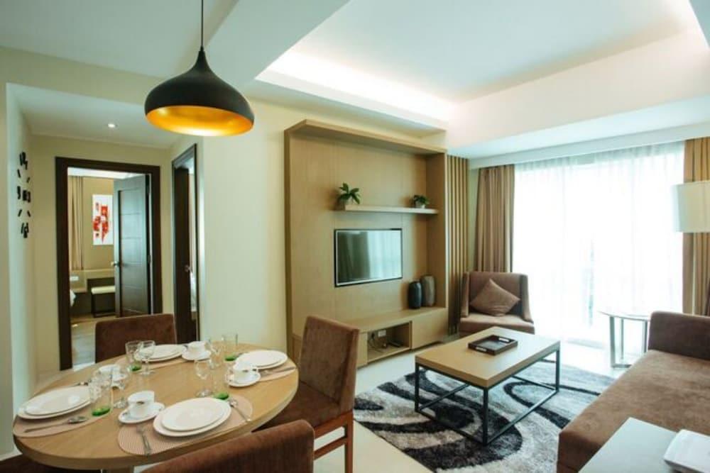 لاكشري كوندو 904 آت ذا بادجيت بليس الصورة الأساسية