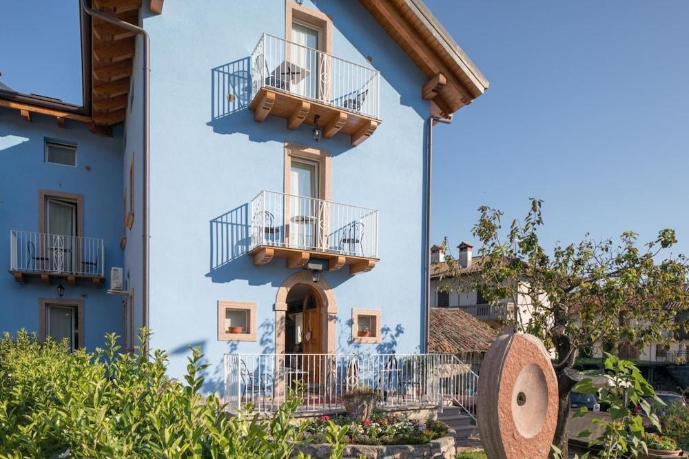 آر آن ب يا يرلا بلو الصورة الأساسية