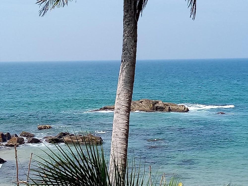 Githmini Beach Guest House & Toures Beach