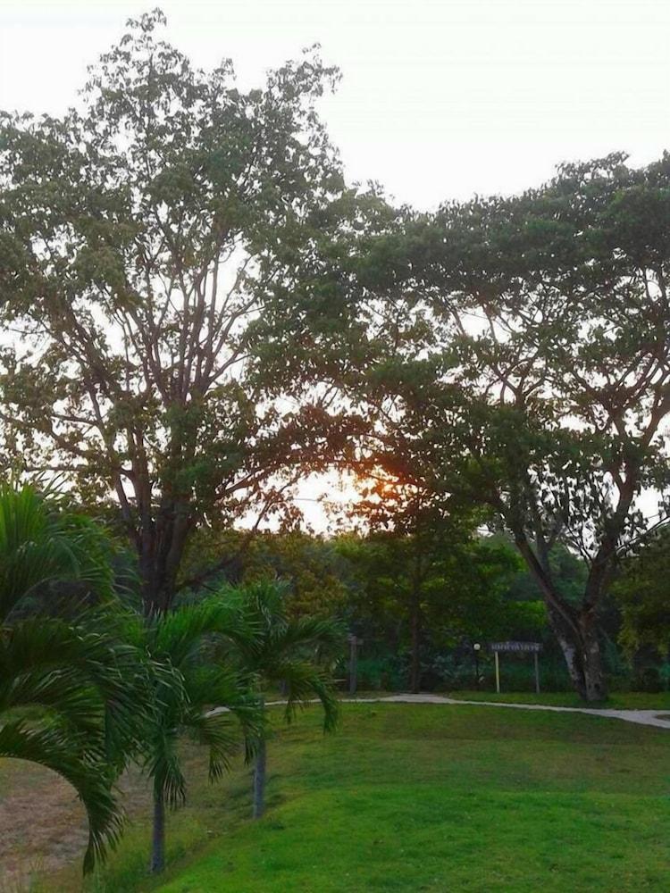 At Home Suanphung Property Grounds