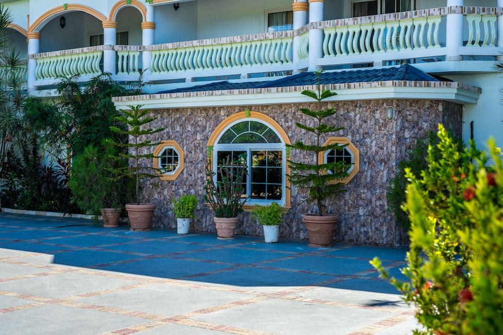 هوليداي هافين ريزورت آند بانكيت هول تفاصيل الفندق من الخارج