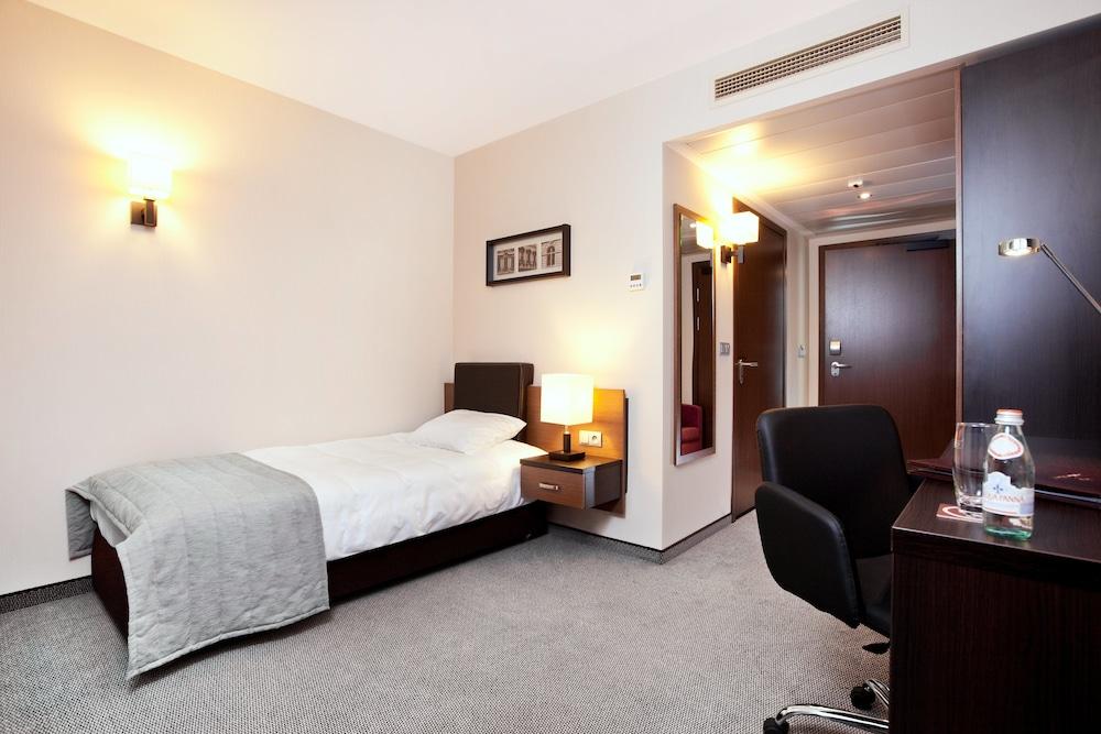 كوبوس هوتل بيلسكو-بيالا غرفة