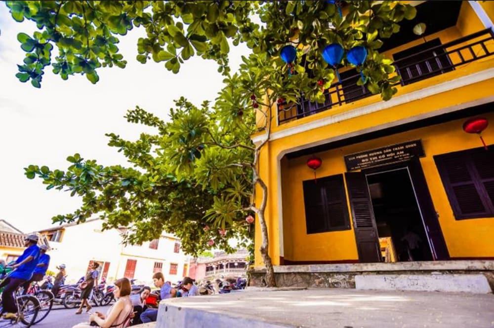 هوي أن ني ني هوتل المنطقة الخارجية