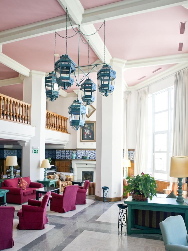 أبارت هوتل تريفينك