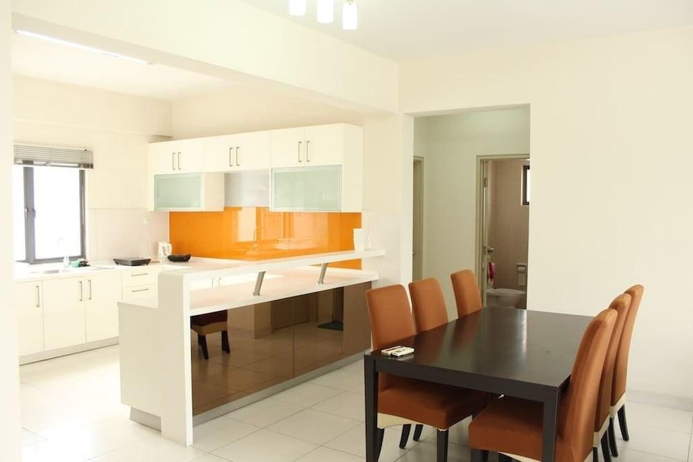 Setia Walk by SYNC Private kitchen