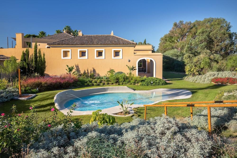 بارثيلو جيريث مونتيكاستيلو آند كونفينشن سنتر المنطقة المحيطة بالمنشأة