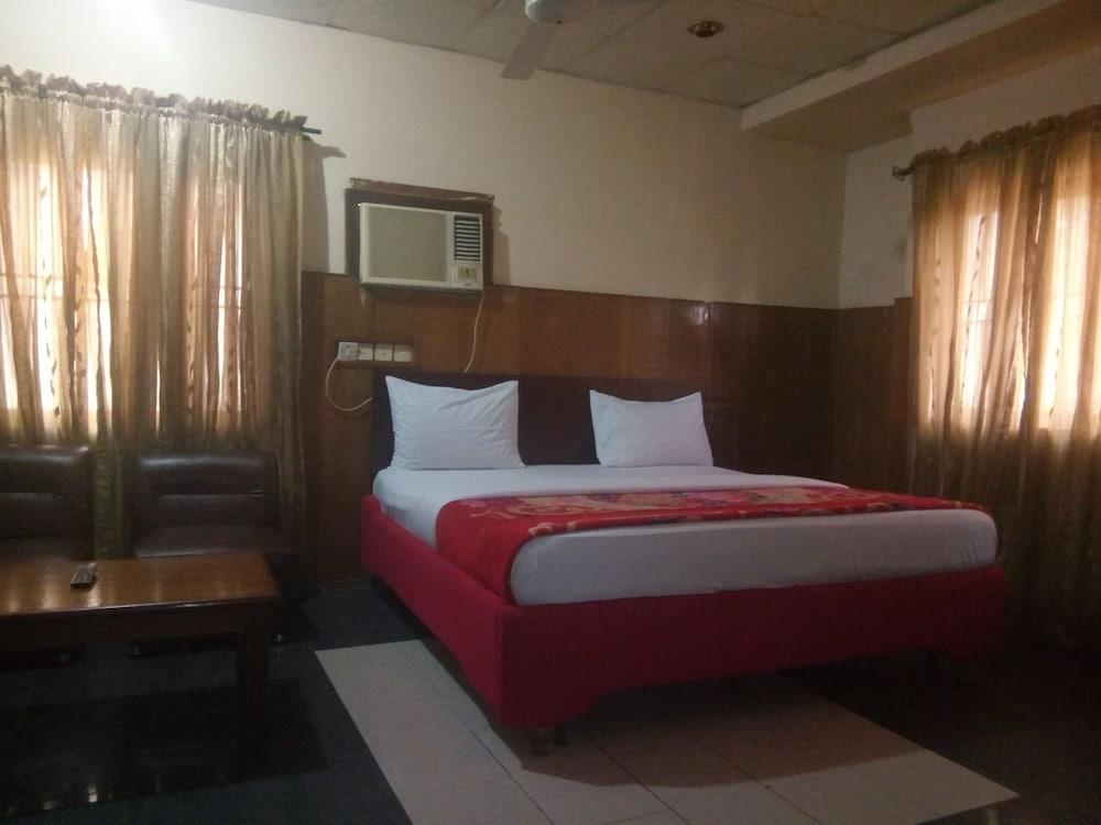 Progandy Guest House - Main Room