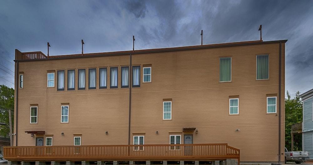 سباشيوس كوندوز إن داونتاون نولا المنطقة الخارجية