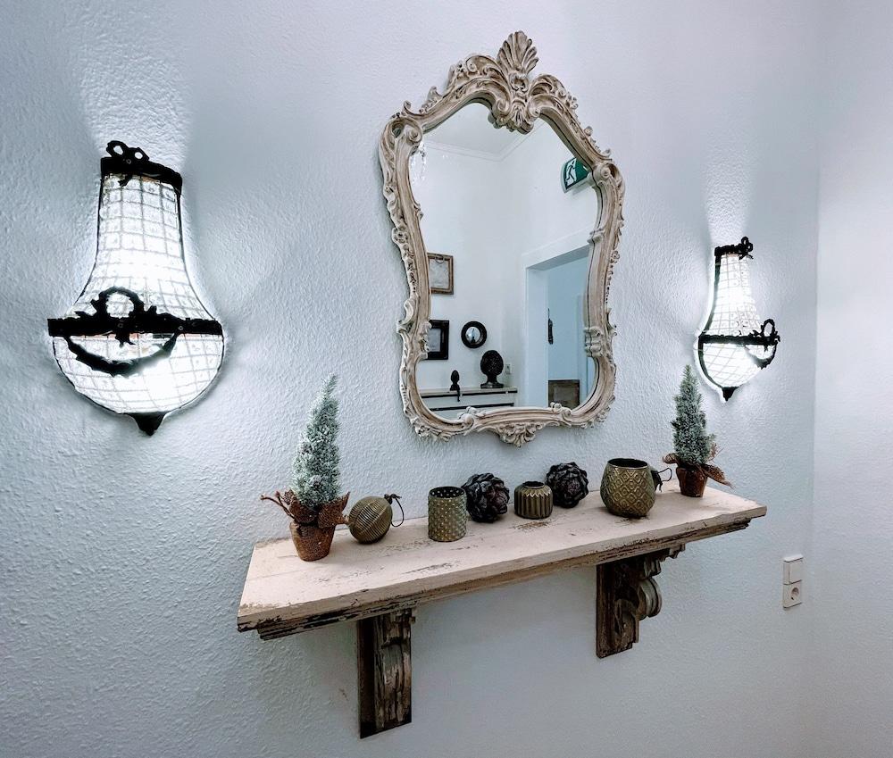 داس هوتل كرون