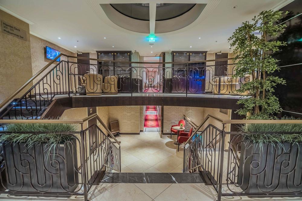 سيلكت إم إس ويليام شكسبير - دوسلدورف منطقة الجلوس في الردهة