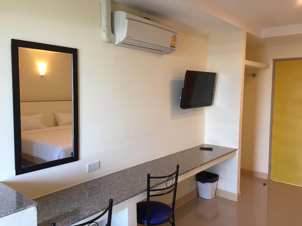 ذا بلووم ريزيدانس آت سوفارنابومي أخرى