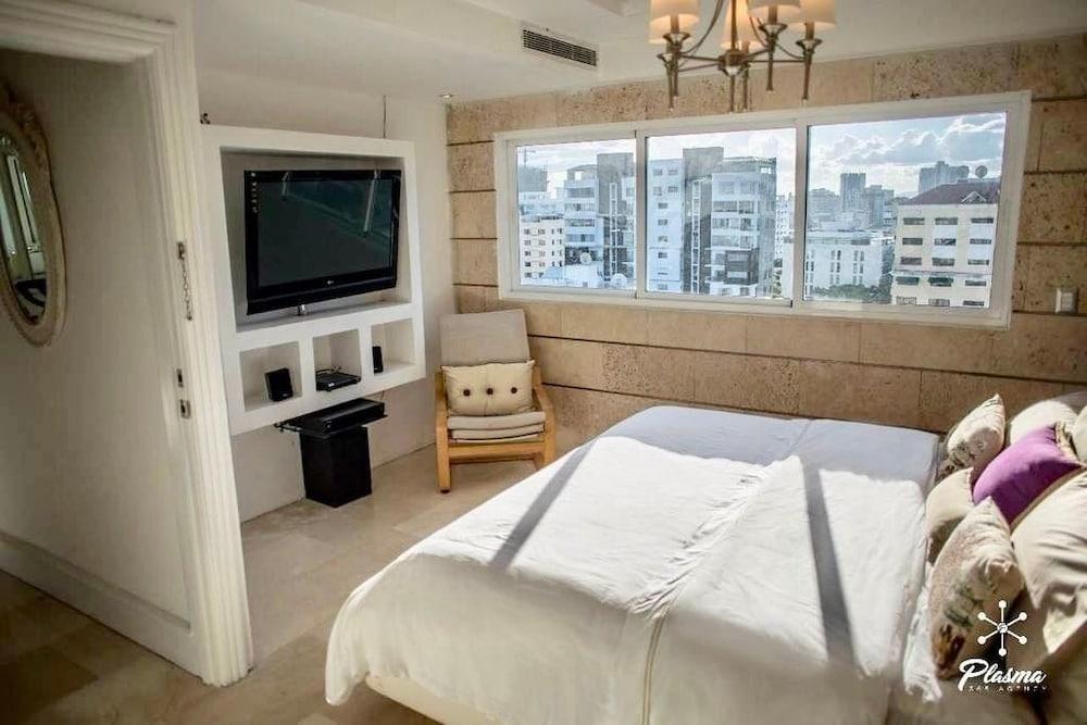 2BR Apt Naco at Torre Kensington by ASVR Room