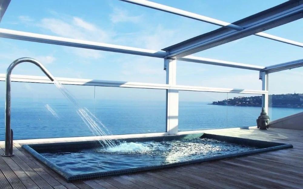 أوتل ريفا أرت آند سبا