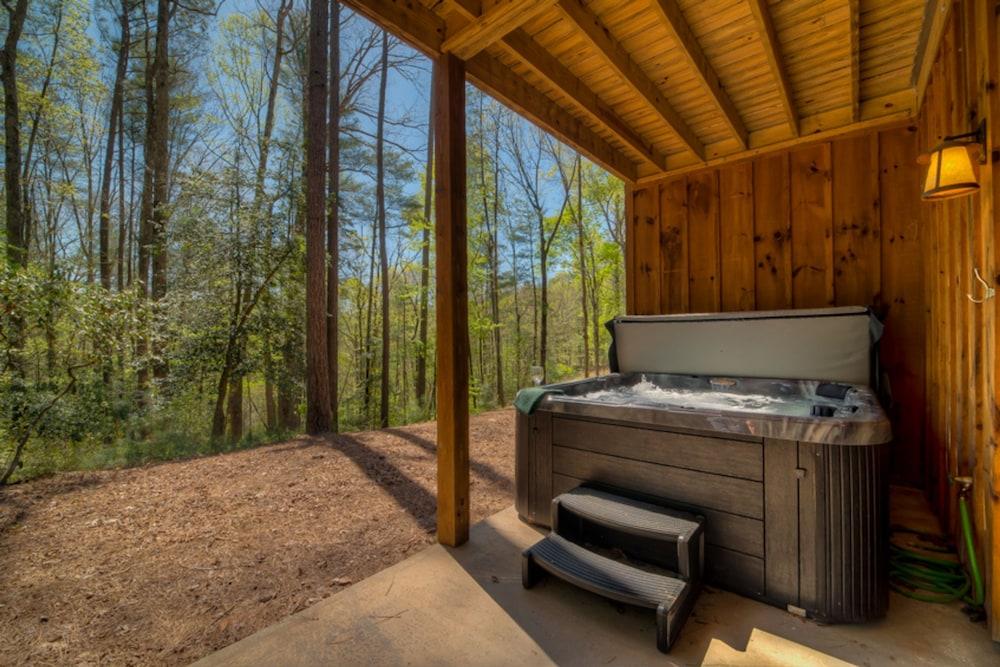 Buckingham Palace by Escape to Blue Ridge