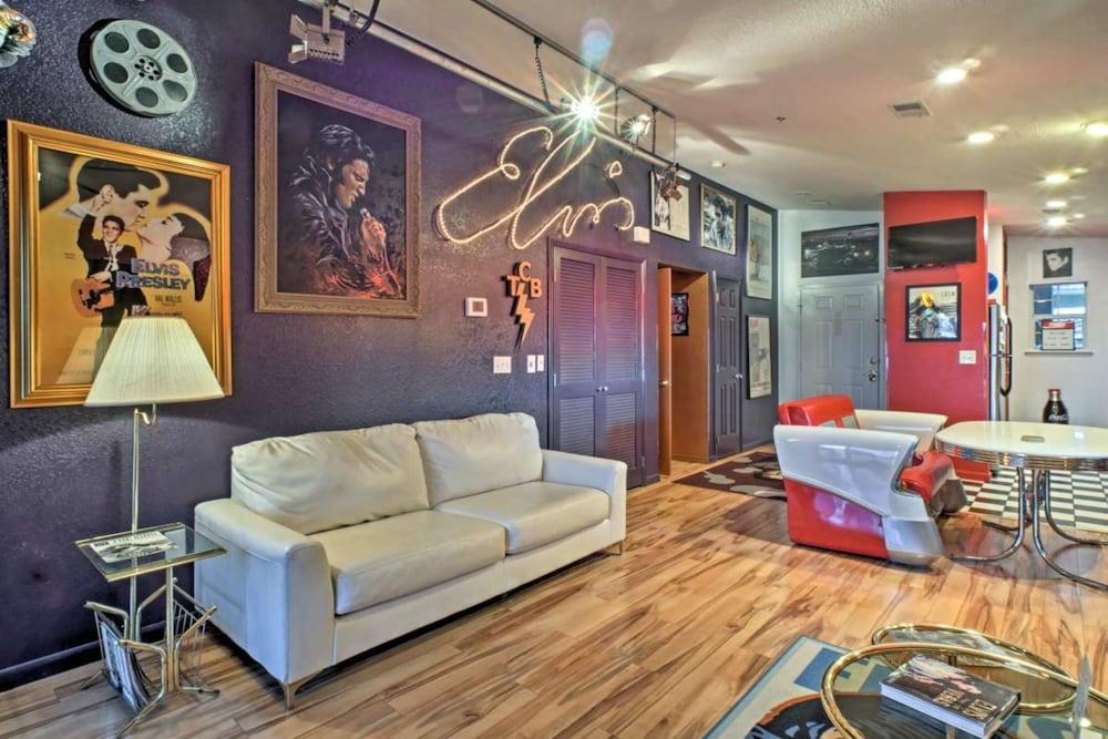 كينغ كوندو آت هوليداي هيلز